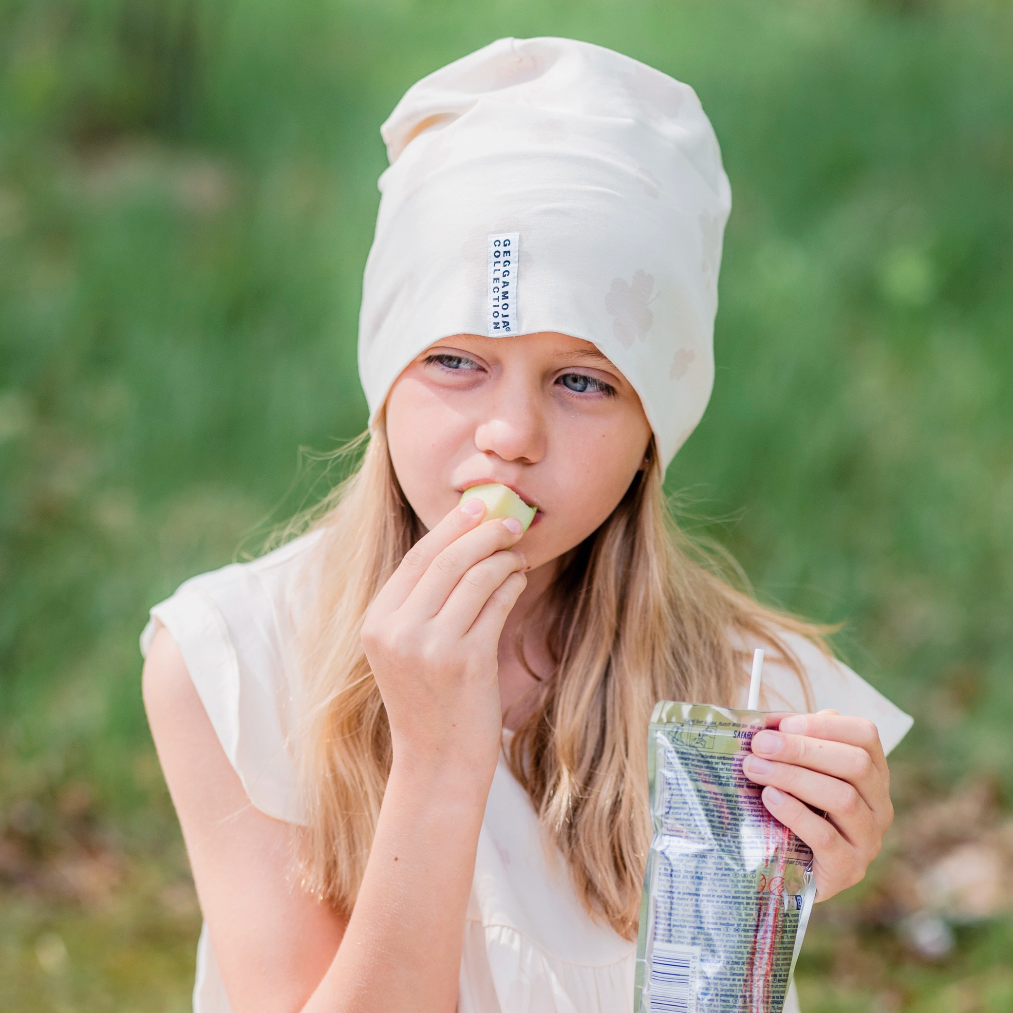 Bamboo beanie Beige clover